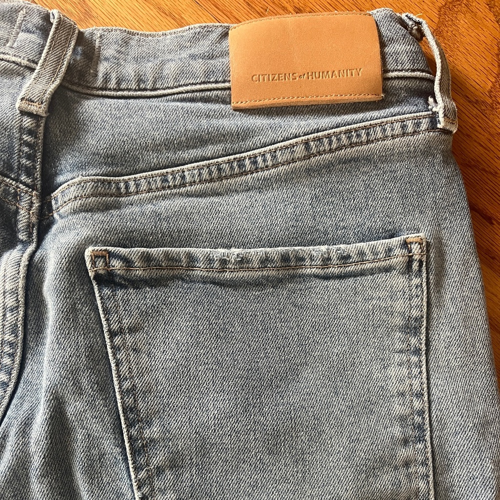 LIKE NEW CITIZENS OF HUMANITY DAPHNE CROP size 28